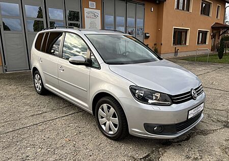 VW Touran Volkswagen Comfortline Klima Einparkhilfe werksneuer Motor