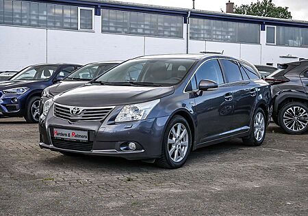 Toyota Avensis Combi 2.2 D-4D KAMERA XENON NAVI AHK