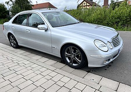 Mercedes-Benz E 200 Kompressor (211.042)