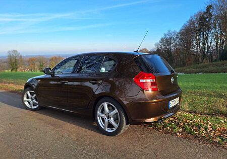 BMW 123 Sondermodell LifestyleEdition Automatik, Checkheft