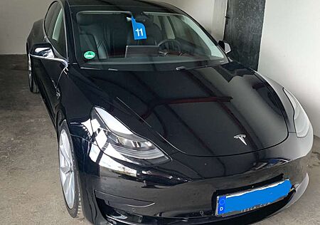 Tesla Model 3 Standard Reichweite Plus Hinterradantrieb