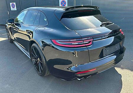 Porsche Panamera Sport Turismo 4 E-Hybrid