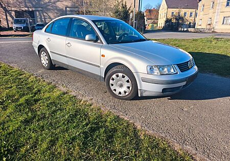VW Passat Volkswagen 1.6 Comfortline Erst 114tkm!!!