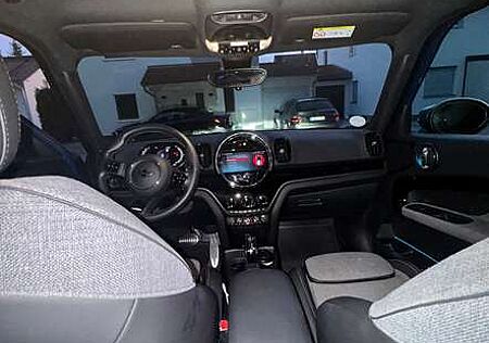 Mini Cooper Countryman John Cooper Works Ausstattung