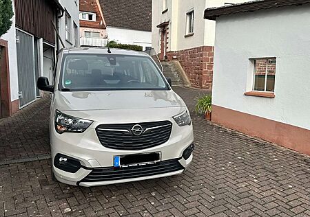 Opel Combo-e Life Edition. (AHK)