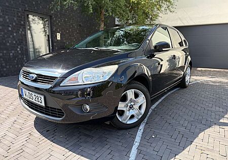 Ford Focus Fließheck 5-Türer 1.4 16V Style