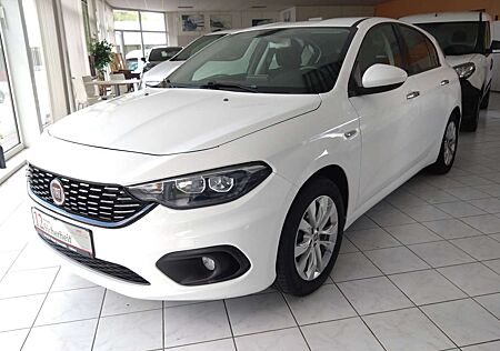 Fiat Tipo HB 1.4 T-Jet Lounge Sitzheizung Navigation