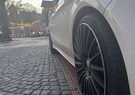 Mercedes-Benz A 220 d 7G-DCT AMG Line