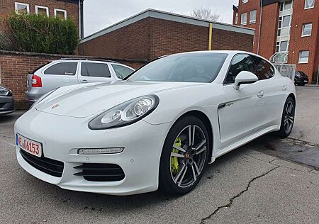 Porsche Panamera S E-Hybrid-GSD-Kamera-Bose-Soft Close