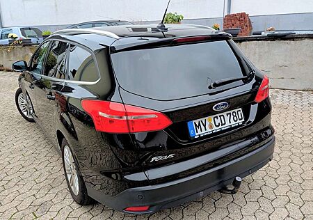 Ford Focus Turnier 1.5 TDCi DPF Start-Stopp-System Titanium