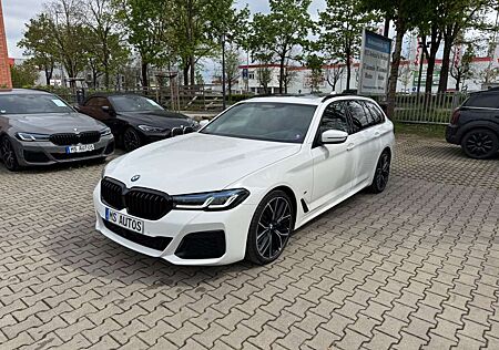 BMW 540 d xD T*MSport*Panorama*Head Up+SoftClose*AHK