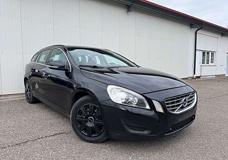 Volvo V60 Kombi D4 Momentum *AHK*NAVI*BI-XENON*PDC*