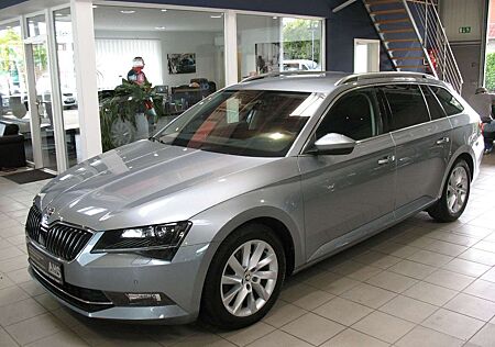 Skoda Superb Combi 2.0 TDI DSG Style *XENON*NAVI*