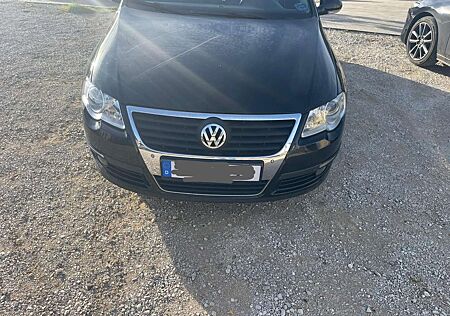 VW Passat gebraucht kaufen VW Passat Volkswagen 2.0 TDI DPF DSG Comfortline