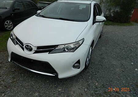 Toyota Auris Life+