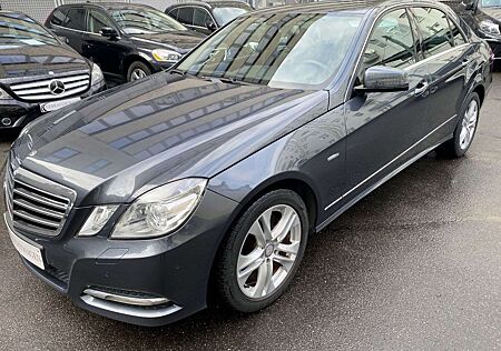 Mercedes-Benz E 200 CGI Avantgarde/Aut/Navi/Bi-Xenon/PDC/LM17