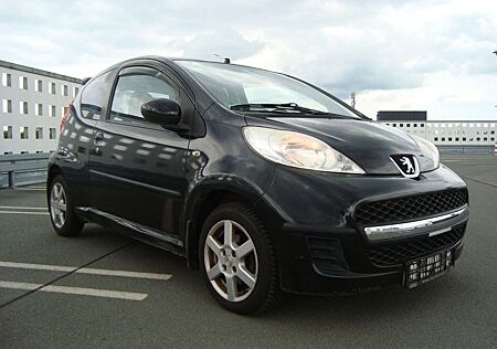 Peugeot 107 Automatik,22800Km.Klima TÜV neu