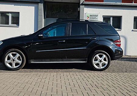 Mercedes-Benz ML 320 CDI Automatik 4x4 Leder 19" AHK 3500kg