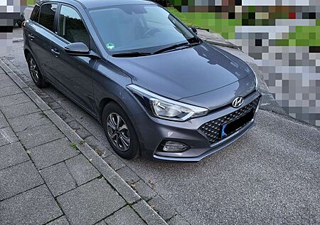 Hyundai i20 YES! Sondermodell mit Sommer-/Winterreifen inkl.