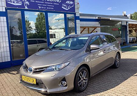 Toyota Auris 1. Hand WENIG KM Navi