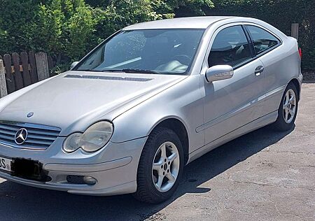 Mercedes-Benz C 200 Kompressor (203.742)