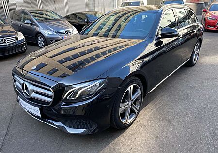 Mercedes-Benz E 220 d T Avantgarde LED/AHK/PDC+KAM/