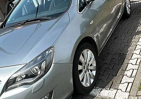 Opel Astra 1.6 Turbo Automatik Design Edition
