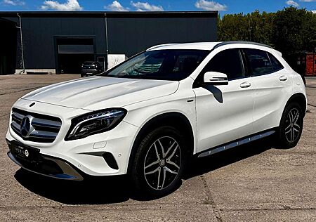 Mercedes-Benz GLA 200 d Activity Edition 4Matic NAVI BI XENON