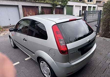 Ford Fiesta Kleinwagen TÜV 05/2027 Sparsam