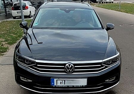 VW Passat Variant Volkswagen 2.0 TDI SCR DSG Elegance