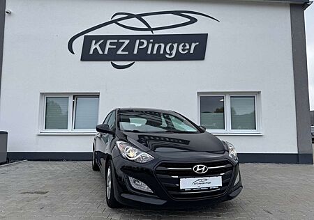 Hyundai i30 blue 1.6 GDI Trend