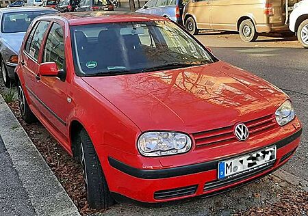 VW Golf Volkswagen Der Favorit der Familie 1.4 Camp Geschenk