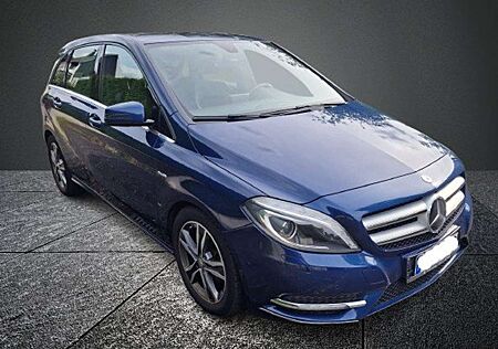 Mercedes-Benz B 200 CDI / AUTOMATIK / 8FACH BEREIFT /