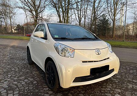 Toyota iQ 1.0 Multidrive