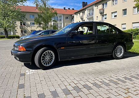 BMW 535i 535 V8 ORGINAL 123.000KM,2 HAND,ANHÄNGERKUPPL