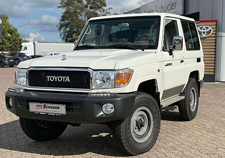 Toyota Land Cruiser GRJ71