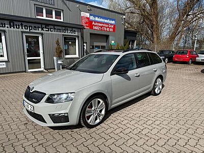Skoda Octavia Combi RS AUTOM°ACC°KEYLESS°PANO°8xALU°SH