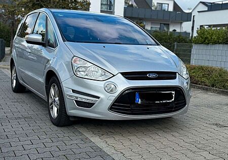 Ford S-Max Titanium°Automatik°Sitzheizung°Navi°Memory