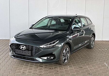 Hyundai i30 Comfort 1.5 GDi / LED / Navi / PDC V&H + Kamera /