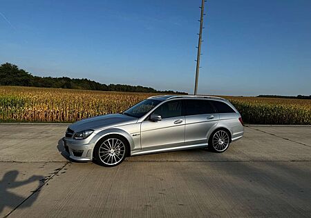 Mercedes-Benz C 63 AMG Drivers package V Max