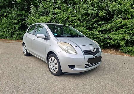 Toyota Yaris 1.3 Automatik Sol
