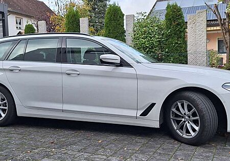 BMW 520d 520 Touring Aut. Pano/Standhzg/Leder/Wint/DrivAss