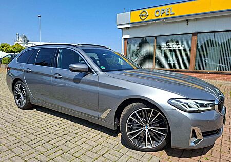 BMW 530 d xDrive Touring LuxuryLine+360°CAM+PANO+ACC+