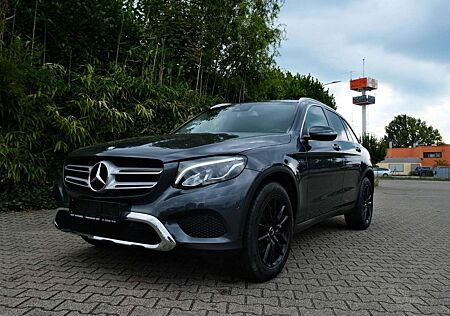 Mercedes-Benz GLC 250 4Matic AMG Kamera AHK SHZ LED Alcantara