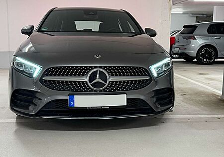 Mercedes-Benz A 200 , AMG-Lind, Ambientebeleuchtung