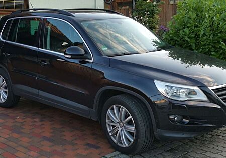 VW Tiguan Volkswagen 2.0 TDI DPF 4Motion Automatik