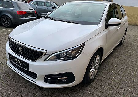 Peugeot 308 Active KLIMAAUT./RÜCKFAHRKAM./NAVI