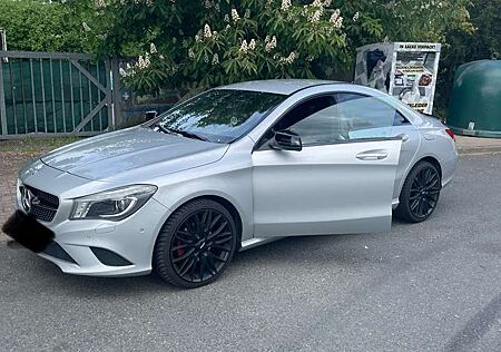 Mercedes-Benz CLA 200 7G DCT Urban Night Edition