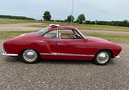 VW Karmann Ghia Volkswagen Coupé mit Faltdach