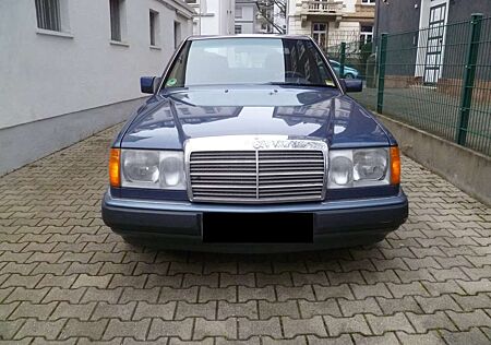 Mercedes-Benz E 200 E-Klasse